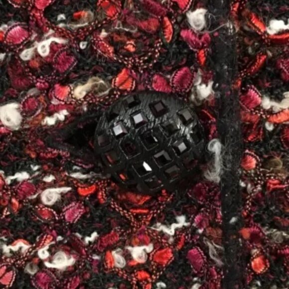 BEAUTIFUL St John couture knit red pink black multi Rhinestones skirt suit 8 - Picture 6 of 9